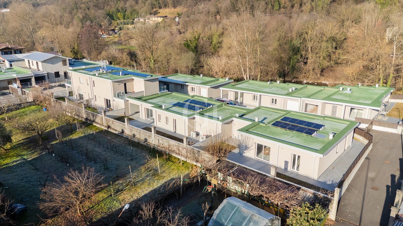 Do sprzedania nowoczesny dom z ogrodem i garażem w Villanuova sul Clisi Włochy, Villanuova sul Clisi  105m2 Foto 1