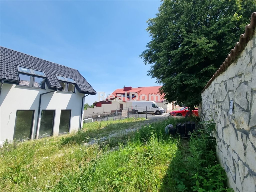 Segment z ogrodem, 4 pokoje, garaż, nowoczesny standard Ochojno  99m2 Foto 1