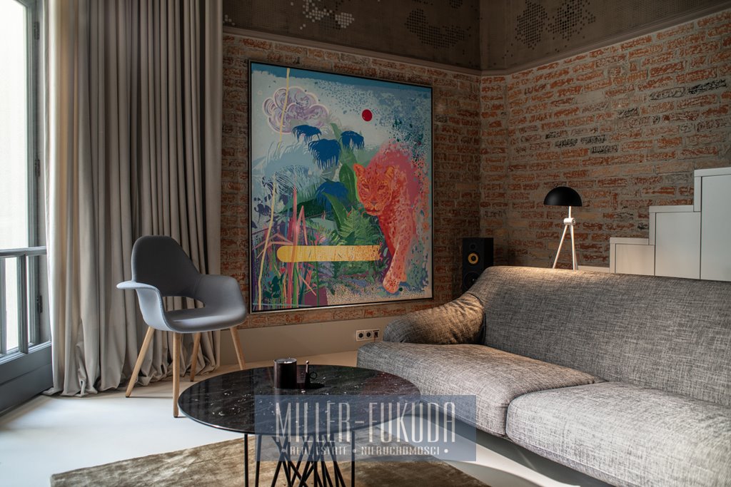 Loftowe studio z freskami i cegłą, 50 m², centrum Warszawy Warszawa, Śródmieście, Śródmieście Północne, Henryka Sienkiewicza  50m2 Foto 1