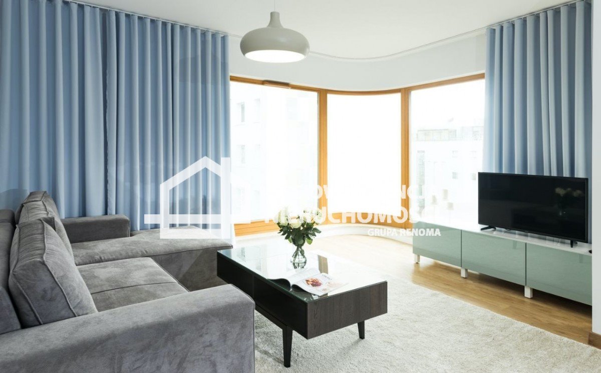 Na wynajem przestronne 2-pokojowe mieszkanie z panoramicznym widokiem Gdynia, Śródmieście, Stefana Batorego  54m2 Foto 1