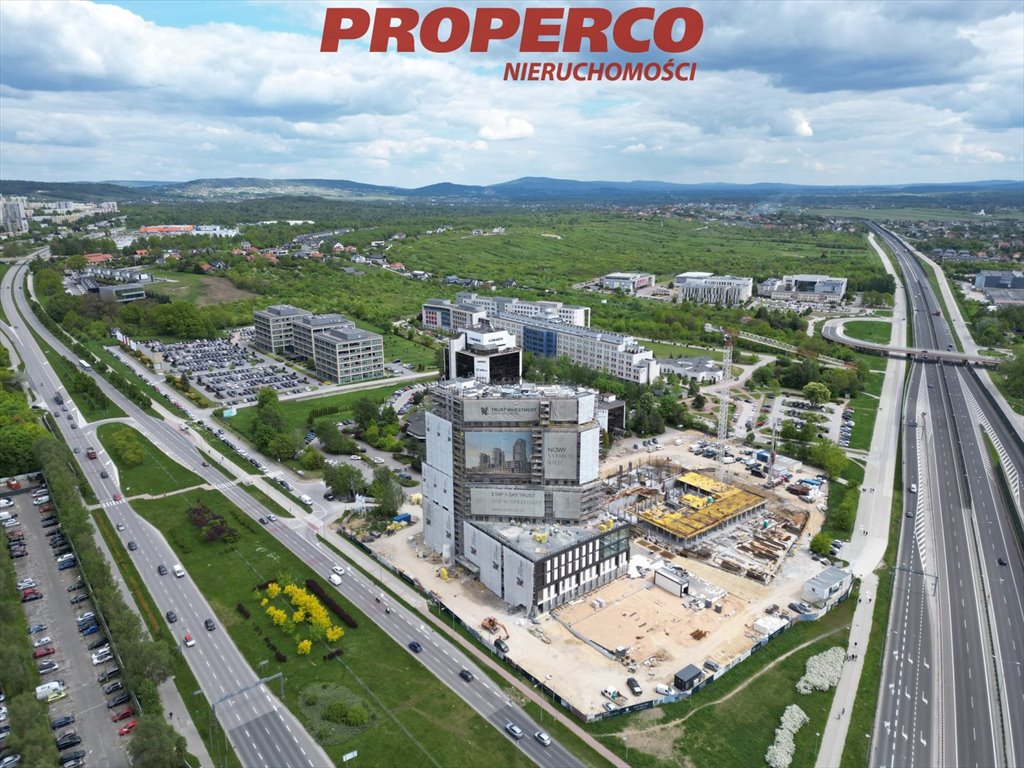 Lokal użytkowy na wynajem Kielce, KSM, al. Solidarności  107m2 Foto 1