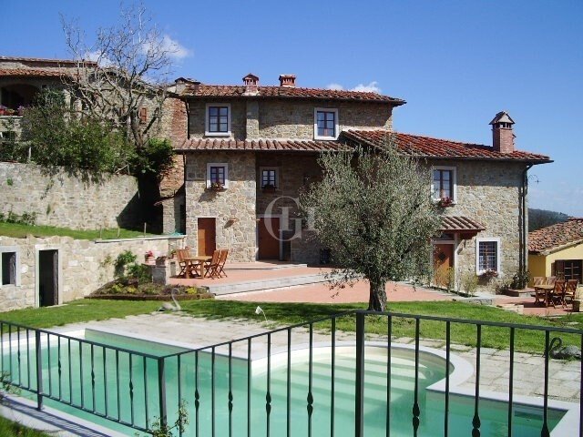 Autentyczny toskański dom 580 m2 z basenem i widokami Włochy, Arezzo  580m2 Foto 1