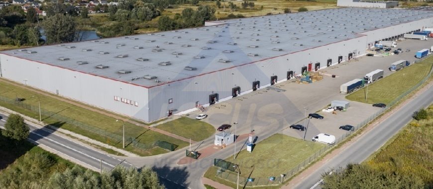 Magazyn 3657 m² z biurem, dokami, wysokie składowanie Baniocha  3 659m2 Foto 1