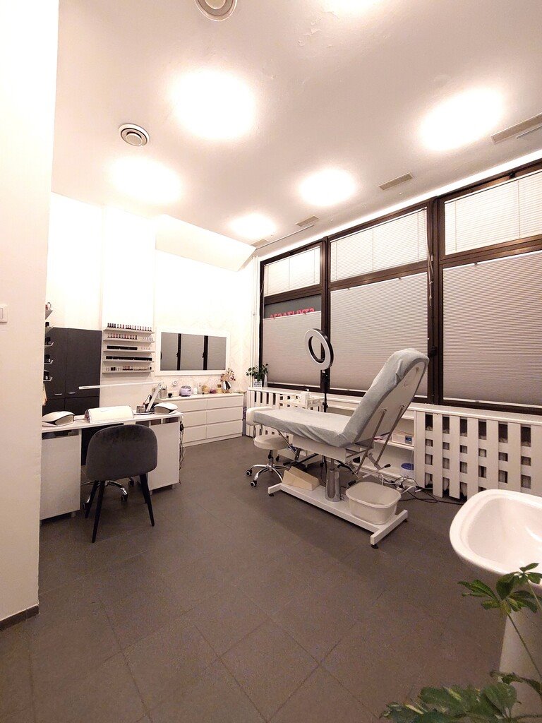 Lokal użytkowy 229 m2 z dużym potencjałem na Zawadzkiego Szczecin, Os. Zawadzkiego-Klonowica, Władysława Szafera  230m2 Foto 1