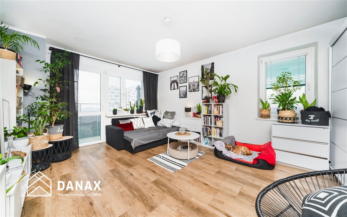 Przestronne 2 pokoje z widokiem, balkon, parking Kraków, Czyżyny, os. Dywizjonu 303  50m2 Foto 1