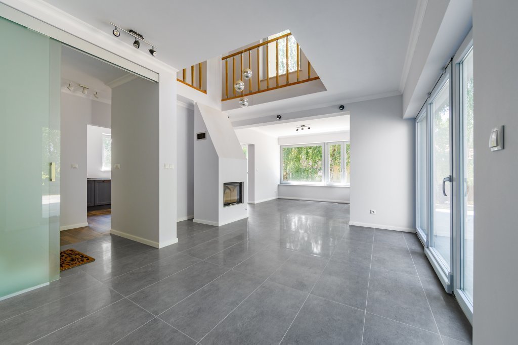 Elegancki dom 361 m2 z hiszpańskim klimatem w Wyględach Wyględy  361m2 Foto 1