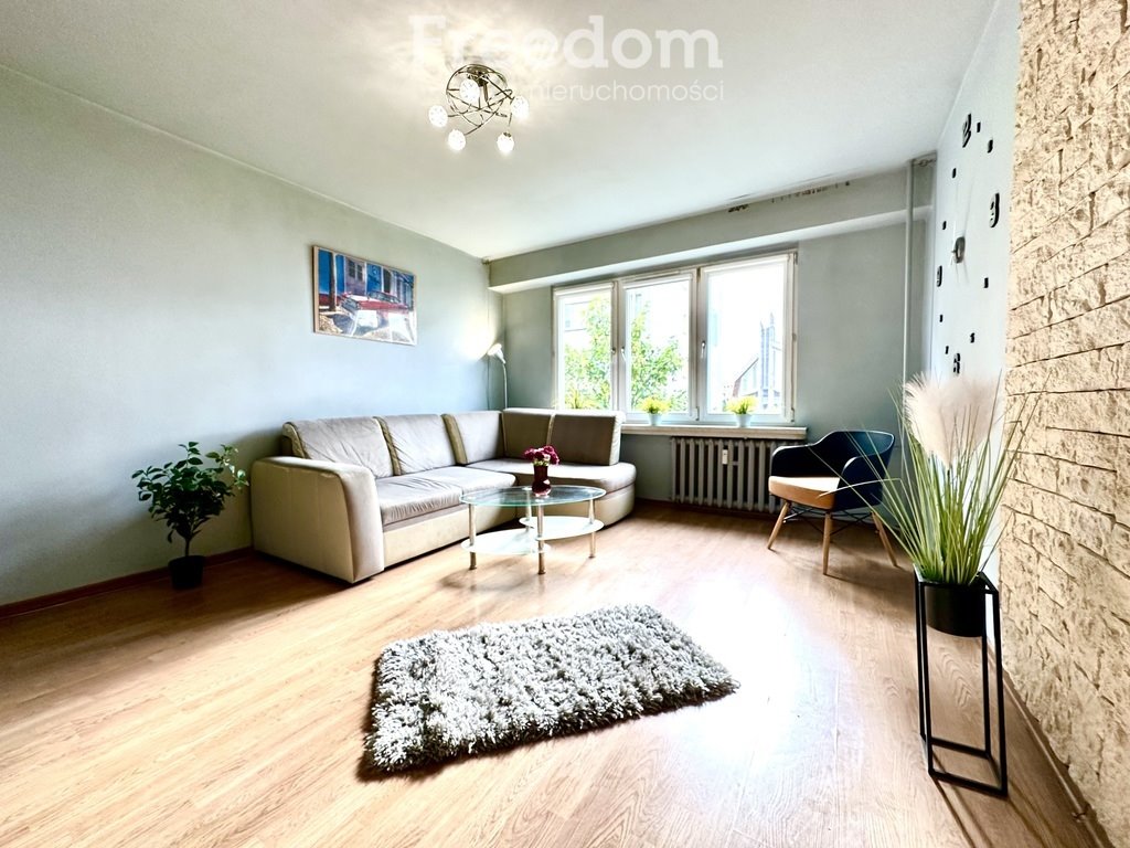Mieszkanie dwupokojowe na sprzedaż Częstochowa, Bohaterów Katynia  42m2 Foto 1