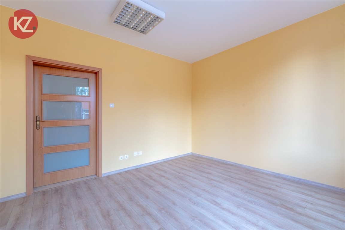 Biuro 41,9 m² z klimatyzacją i parkingiem w Pile Piła, Motylewo, Motylewska  42m2 Foto 1