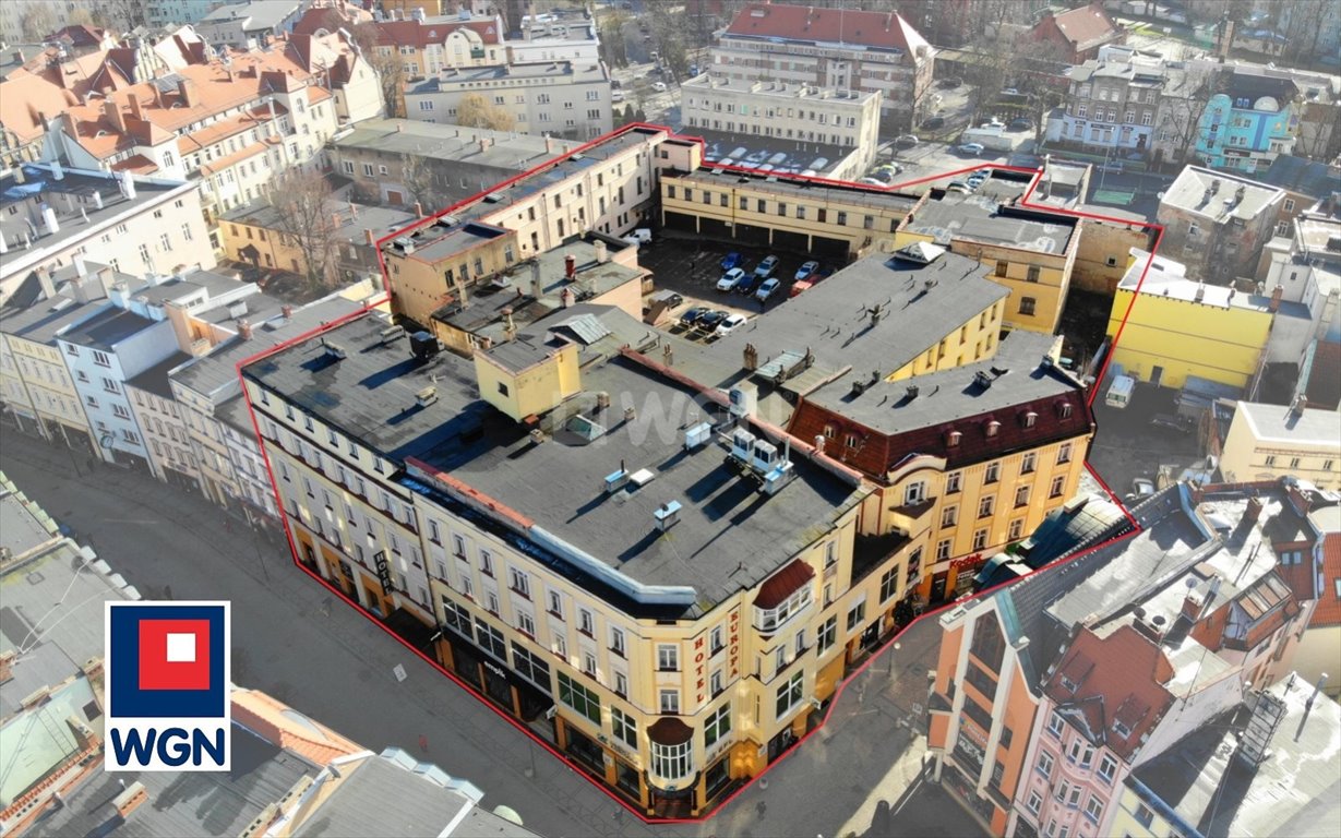 Polecam inwestycyjny hotel z potencjałem w centrum Jeleniej Góry Jelenia Góra, 1-go Maja  6 014m2 Foto 1