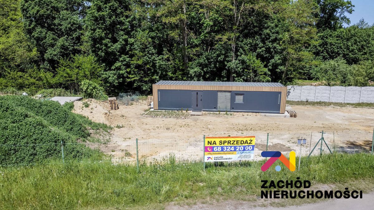 Sprzedam działkę z nowoczesnym domem 51,5 m² i dużą przestrzenią Chromów  1 412m2 Foto 1