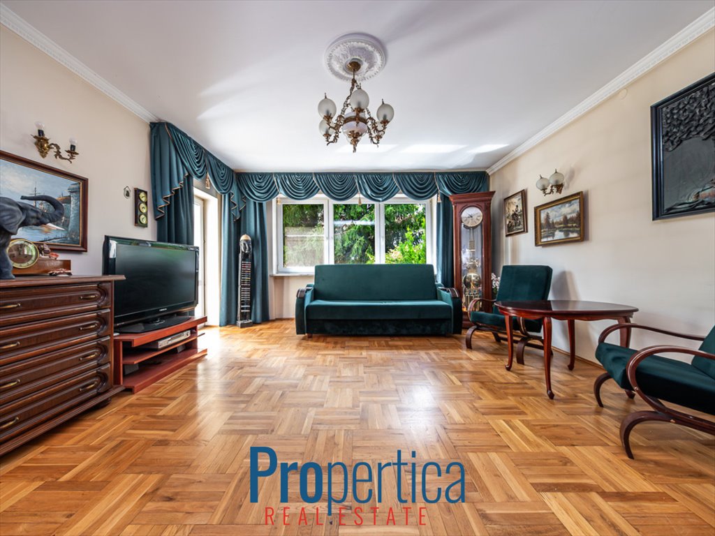 Zapraszam do obejrzenia przestronnego domu 247 m² na narożnej działce w Piasecznie Piaseczno, Koralowa  247m2 Foto 1