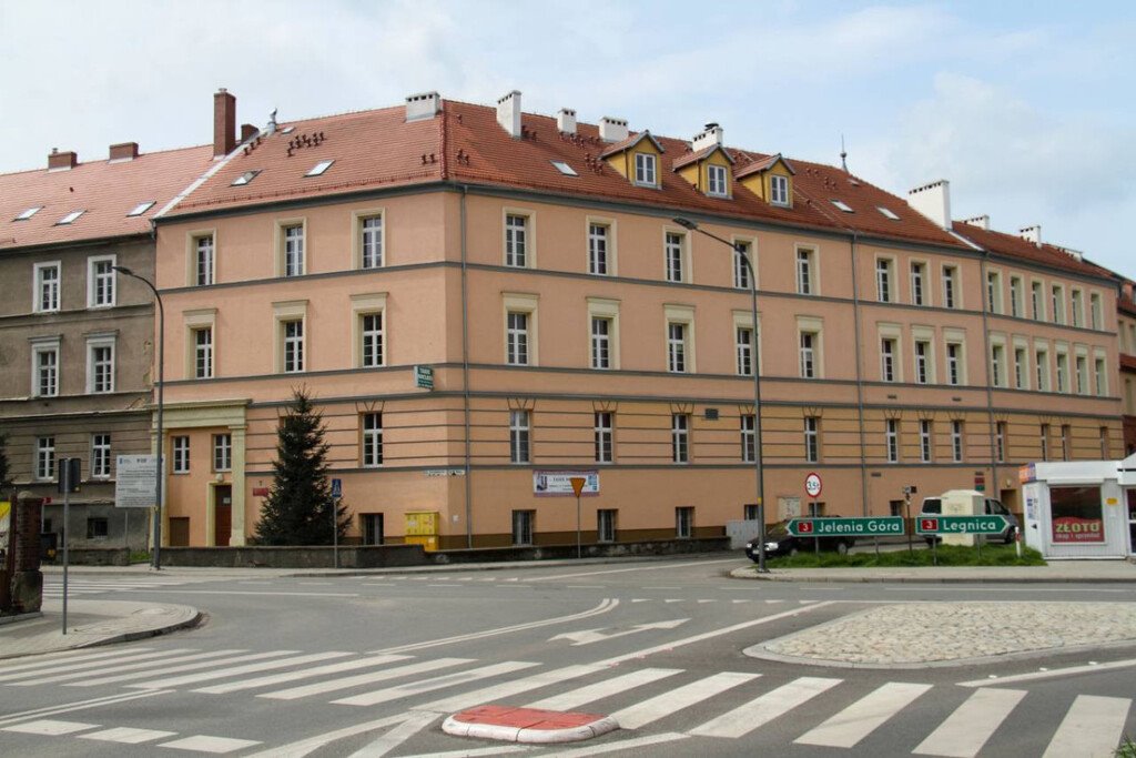 Wynajem 691 m² w Jaworze – atrakcyjna oferta przetargowa Jawor  691m2 Foto 1