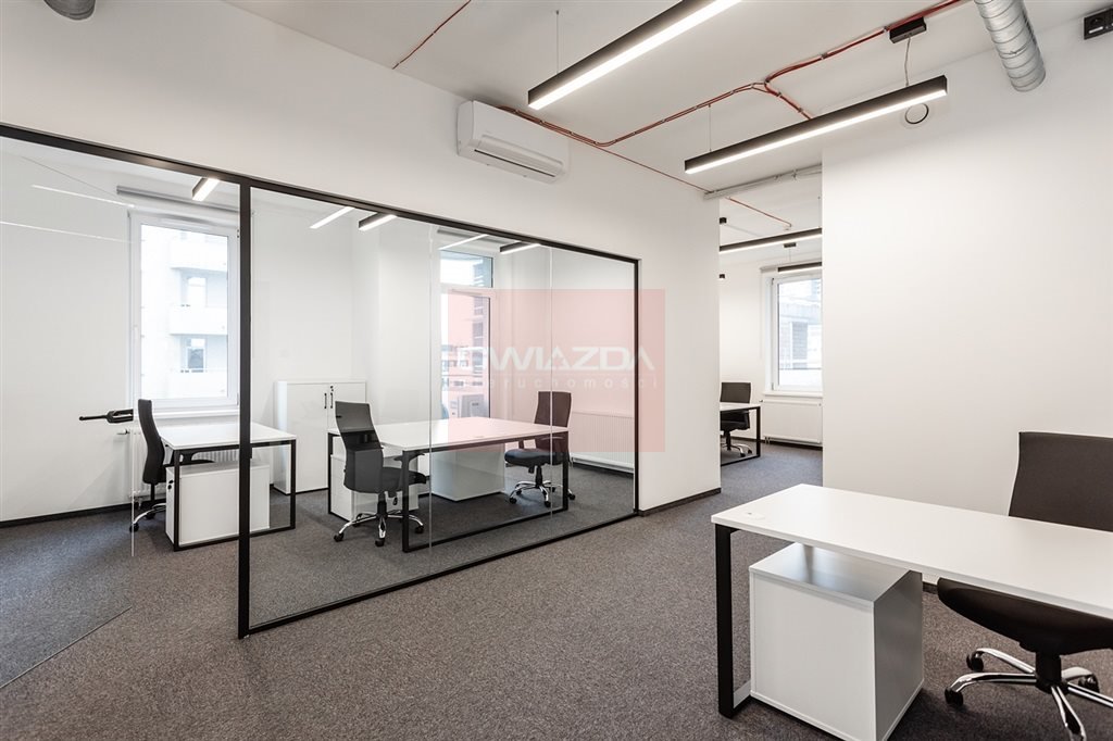 Nowoczesne biuro 2200 m² w centrum Warszawy z balkonami Warszawa, Śródmieście  2 200m2 Foto 1