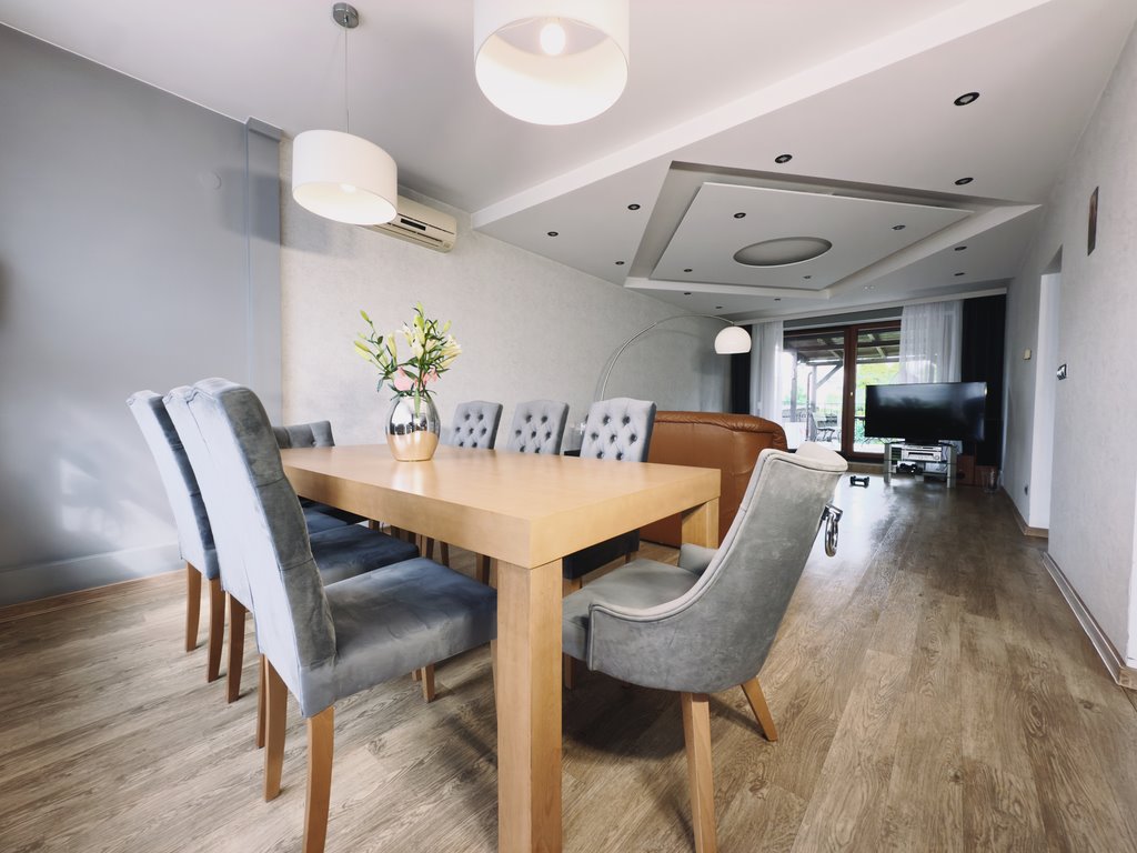 Przestronny dom 226 m² z dużym salonem i nowoczesnymi oknami Międzychód, Paderewskiego  226m2 Foto 1