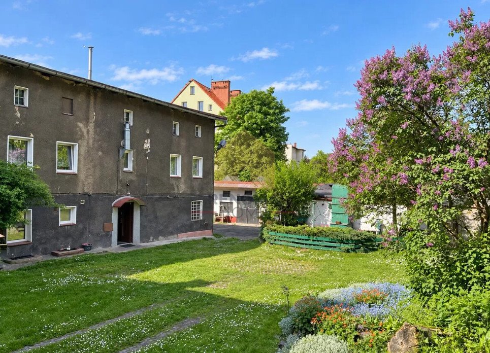 Dom z potencjałem inwestycyjnym - 250 m², 9 pokoi, garaże Wałbrzych  250m2 Foto 1