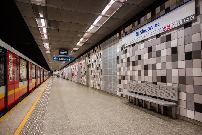 Polecam kawalerkę 24 m² na Bielanach z widokiem na park Warszawa, Bielany, Perzyńskiego  24m2 Foto 1