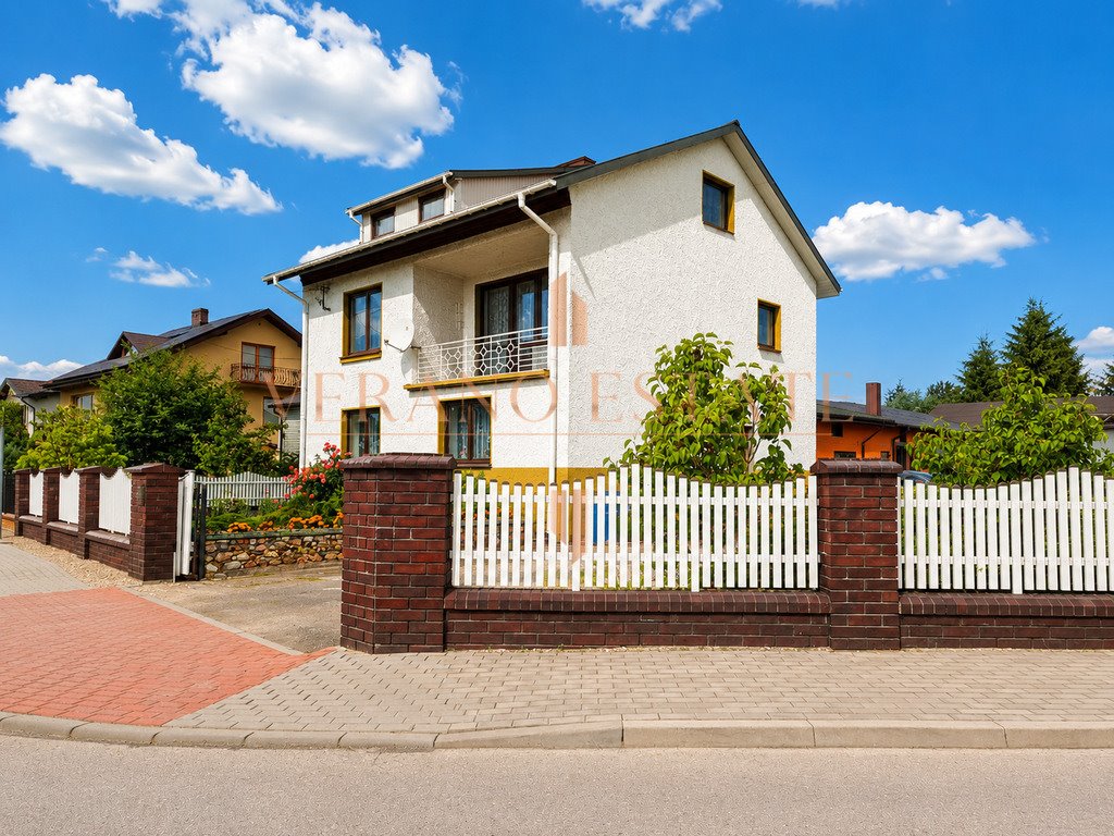 Przestronny dom 200 m² z potencjałem inwestycyjnym i garażem Radomsko, Świętego Rocha  200m2 Foto 1
