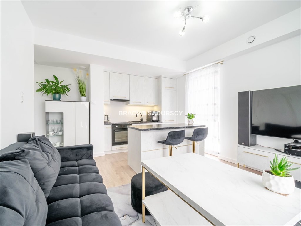 Mieszkanie trzypokojowe na sprzedaż Zawada  46m2 Foto 1