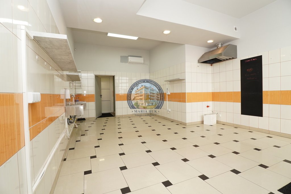 Lokal użytkowy na sprzedaż Świnoujście, Norberta Barlickiego 4c  42m2 Foto 1