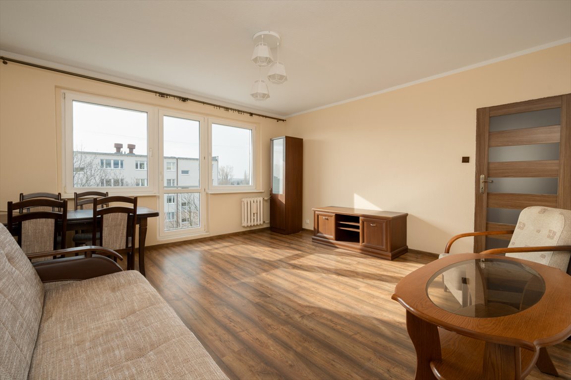 Słoneczne 3-pokojowe mieszkanie z balkonem i parkingiem Tomaszów Mazowiecki  64m2 Foto 1