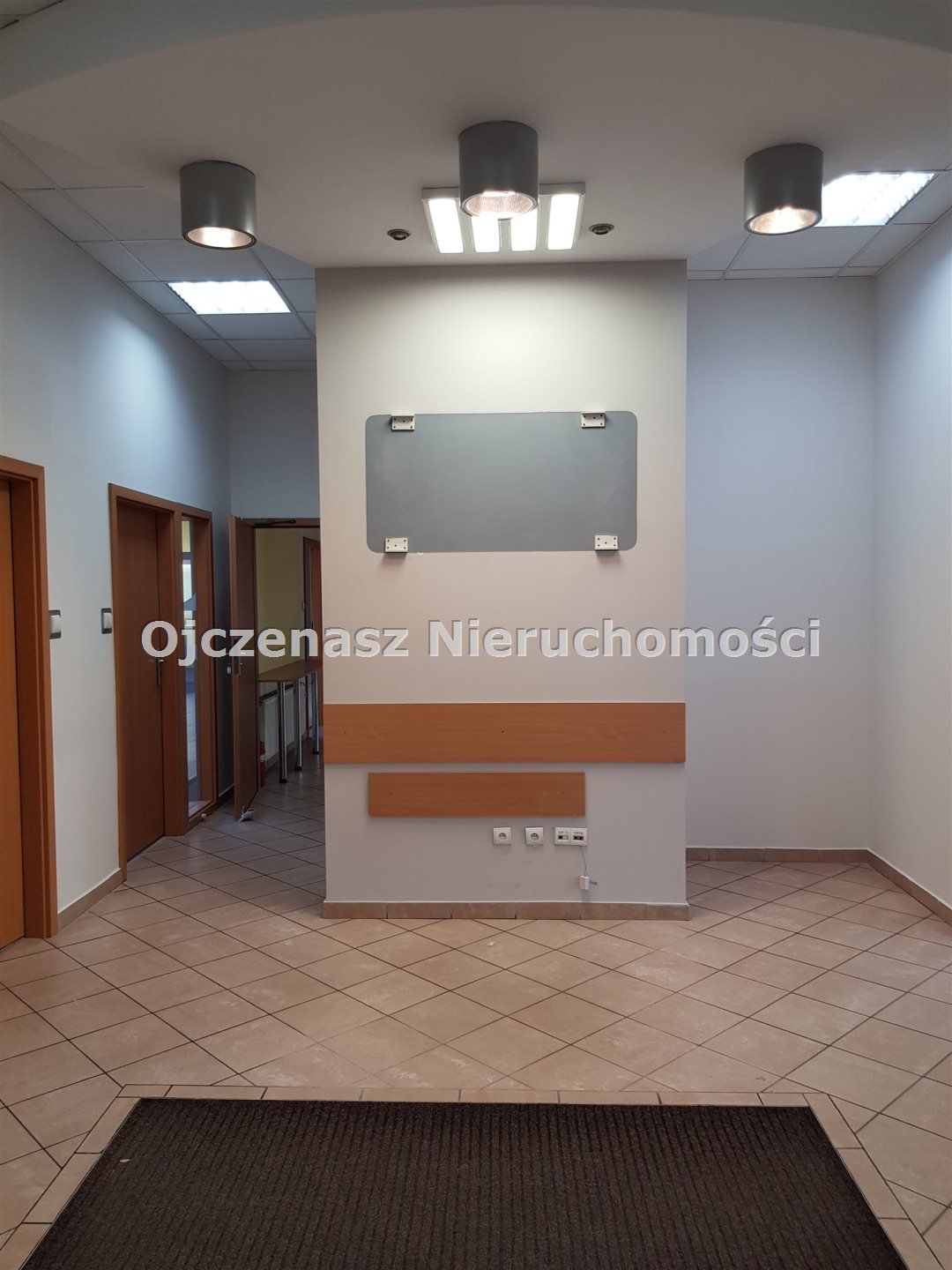 Lokal usługowy 250 m2 z parkingiem w centrum Bydgoszczy. Bydgoszcz, Centrum  250m2 Foto 1