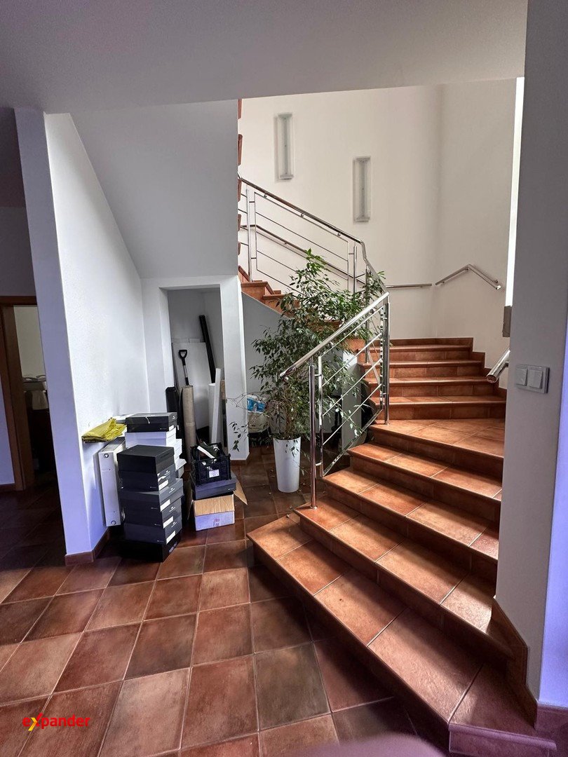 Polecam obiekt przemysłowy 1279 m² z rampami i parkingiem Częstochowa, Warszawska  500m2 Foto 1
