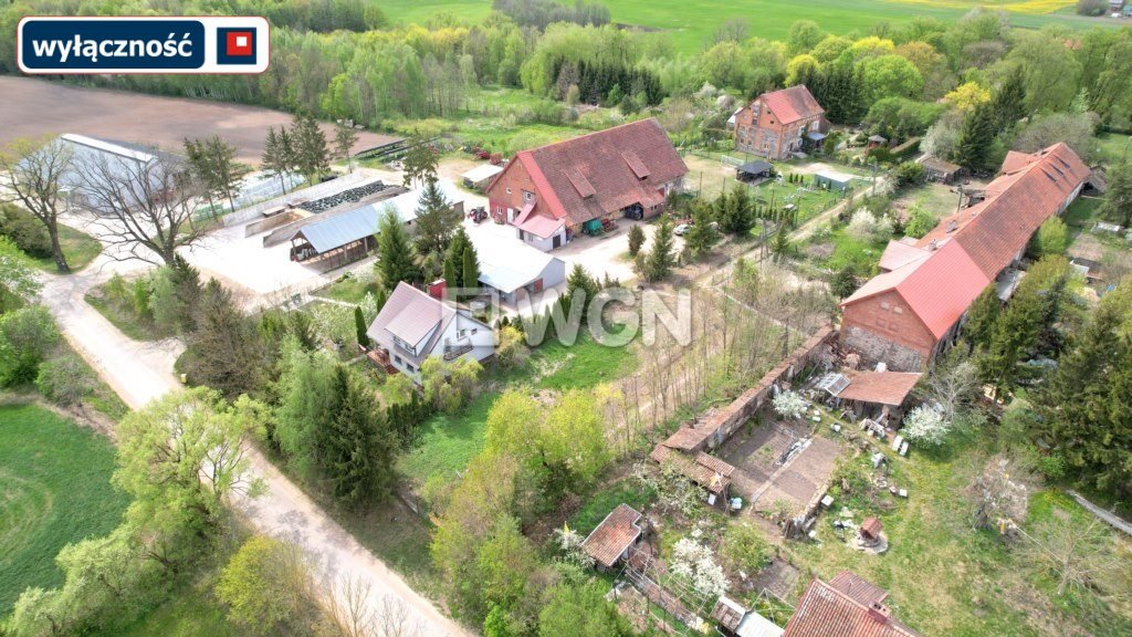 Polecam urokliwą działkę 1306 m² z zabytkowym budynkiem w Pistki Pistki  1 306m2 Foto 1