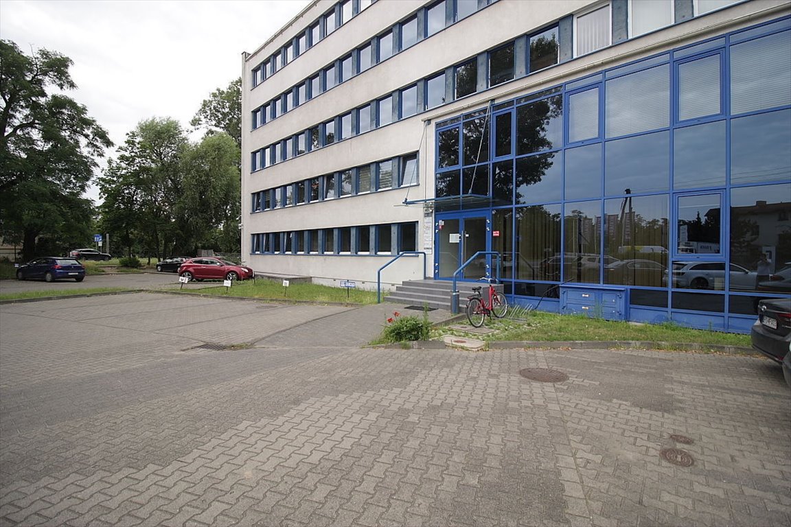 Na sprzedaż biurowiec 1650 m² z parkingiem w Poznaniu: Poznań Nowe Miasto, Komandoria: Warszawska