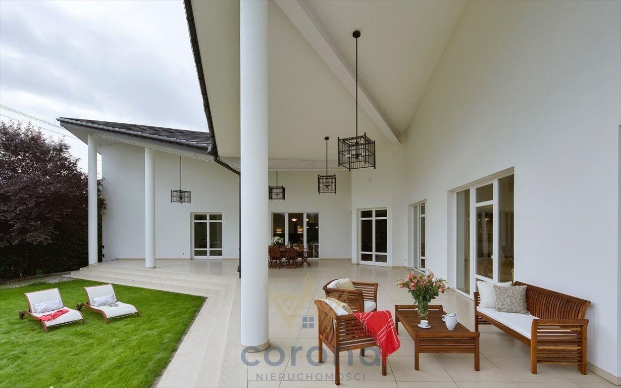 Ekskluzywna rezydencja z basenem i inteligentnym domem (290 m²) Kwirynów  291m2 Foto 1