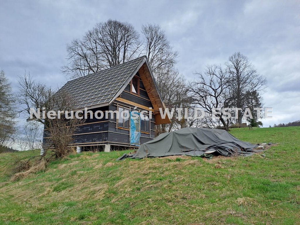 Urokliwy drewniany dom 35 m² z dużą działką w Bieszczadach Cisna, Cisna  35m2 Foto 1