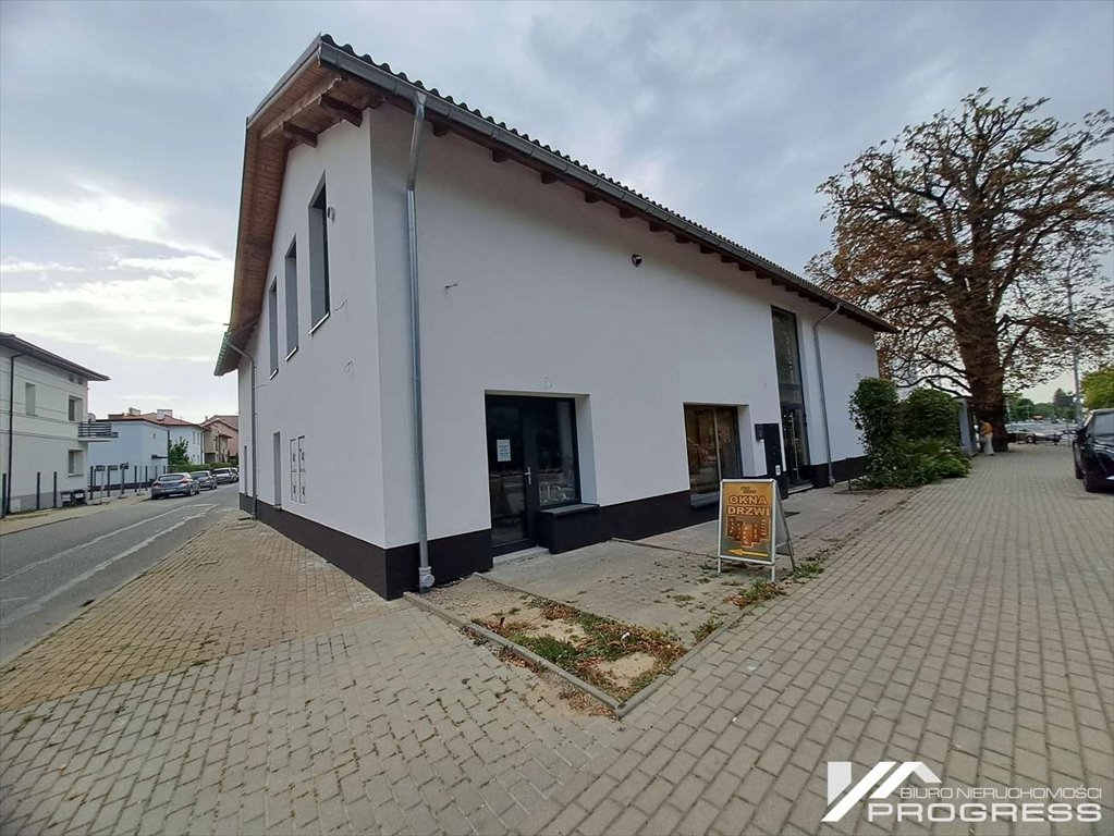 Lokal handlowo-usługowy 45 m2 z dużą witryną - Krosno Krosno  45m2 Foto 1