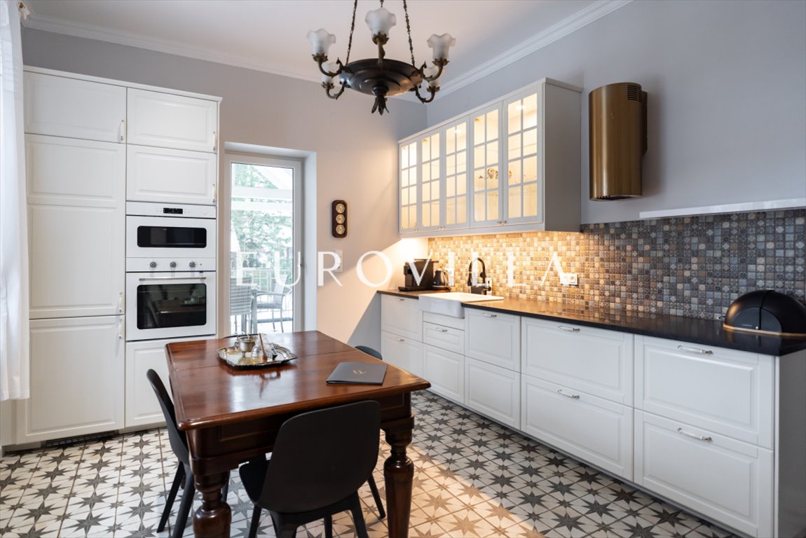 Stylowa willa 320m2 z ogrodem 3300m2, blisko Parku Konstancin-Jeziorna  320m2 Foto 1