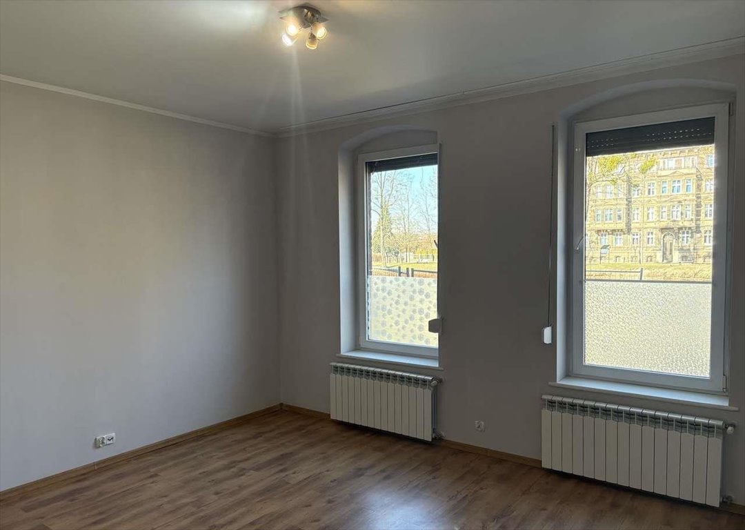 Dwupokojowy dom z 2 mieszkaniami, garażem i ogrodem Kluczbork, Plac Matejki  170m2 Foto 1