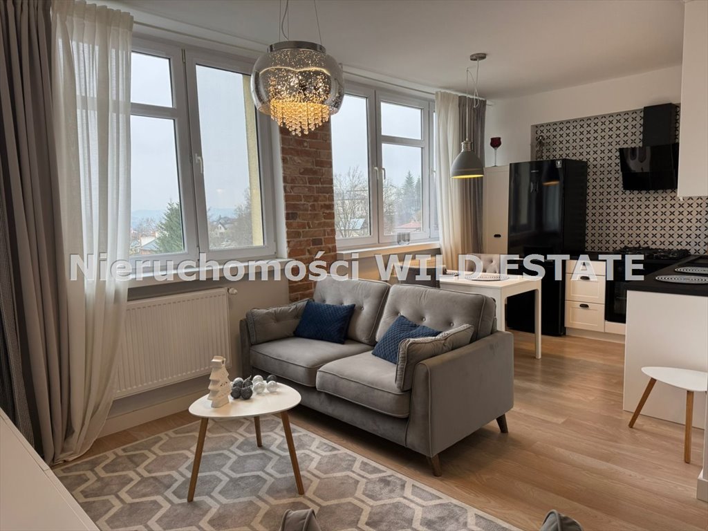 Mieszkanie trzypokojowe na sprzedaż Lesko  52m2 Foto 1