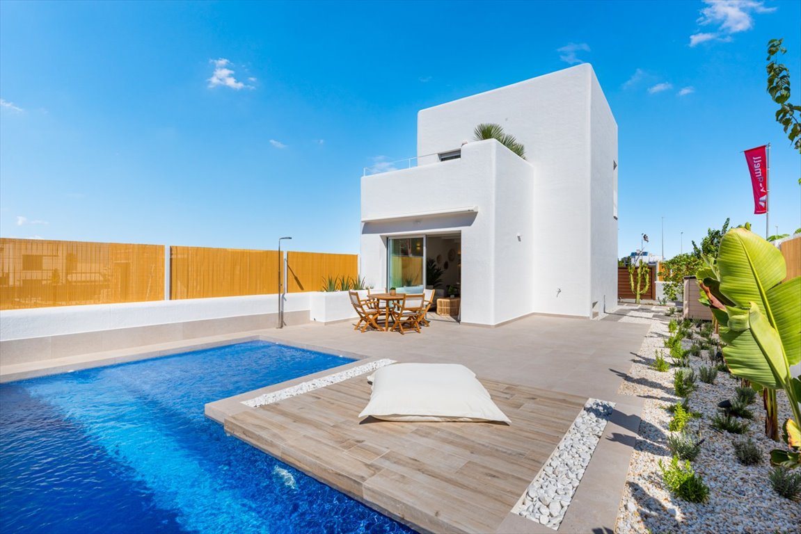 Urokliwe domy z basenem i solarium w Los Alcázares Hiszpania, Los Alcázares, Los Alcázares Centro, Los Alcázares, Murcia  115m2 Foto 1