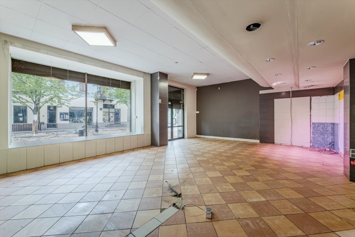 Lokal 97,4 m² z dużą przestrzenią i dwoma wejściami Włocławek, Piekarska  97m2 Foto 1