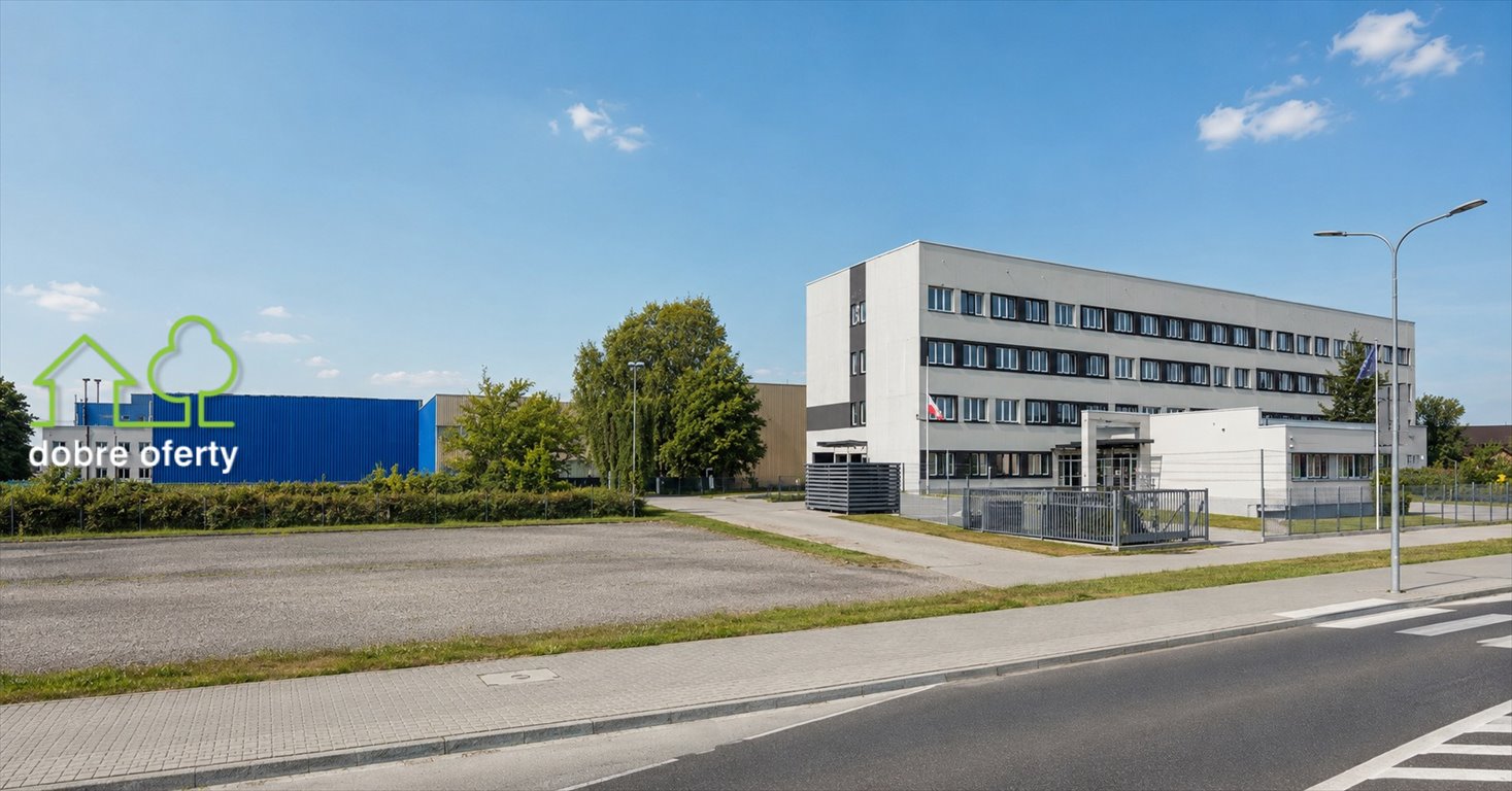 Do sprzedania grunt 5,7 ha z halą i biurem w Kobylnicy: Kobylnica