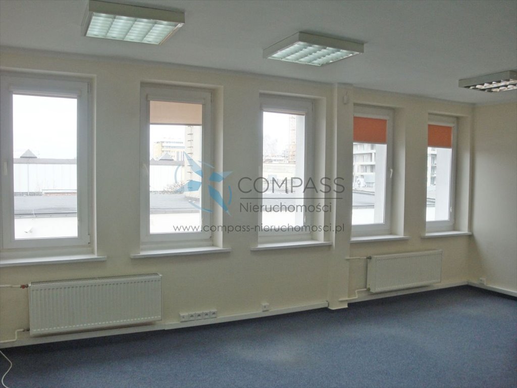 Nowoczesne biuro 132 m2 z dużymi oknami i infrastrukturą Poznań, Bułgarska  132m2 Foto 1