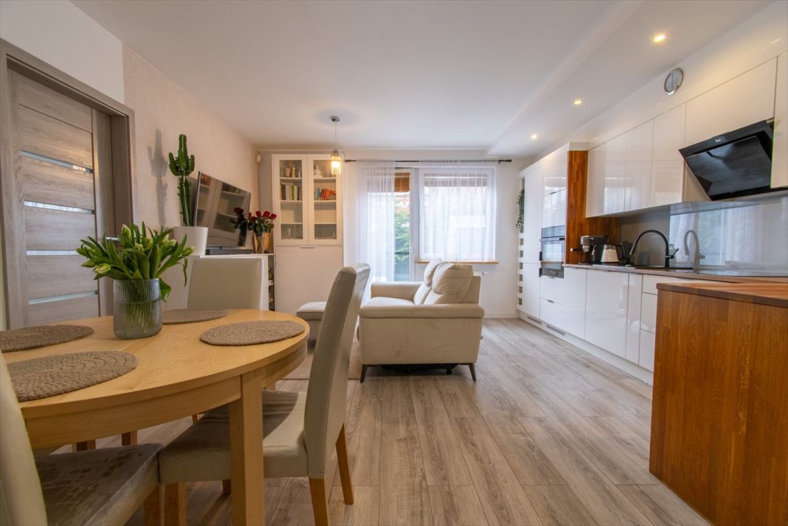 Mieszkanie dwupokojowe na sprzedaż Kosakowo, Kalinowa  42m2 Foto 1