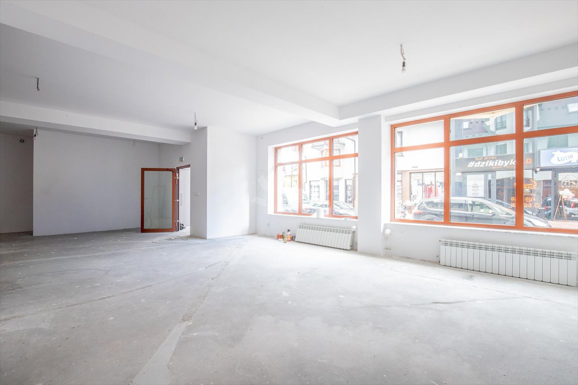 Lokal handlowo-usługowy 214 m² - Nowy Targ - duże witryny Nowy Targ, Krzywa  214m2 Foto 1