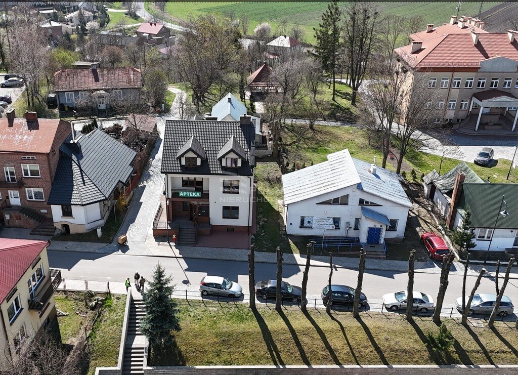 Dom na sprzedaż Komarów-Osada, Rynek  200m2 Foto 1