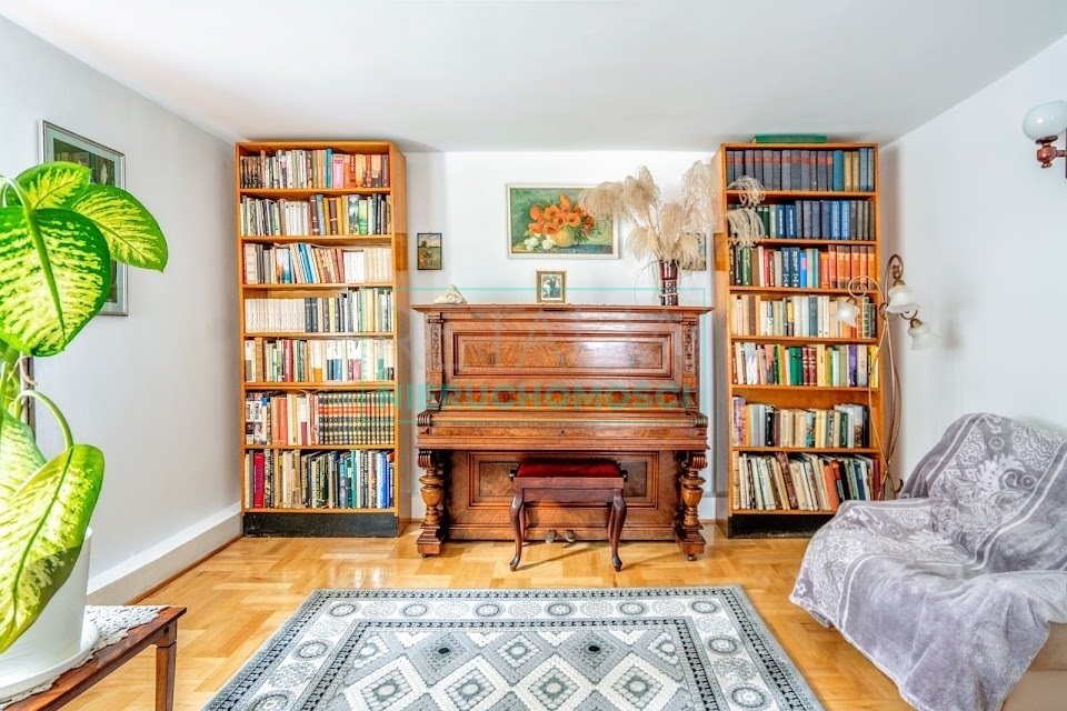 Przestronny dom 240 m² z dwoma wejściami i dużą działką Milanówek  300m2 Foto 1