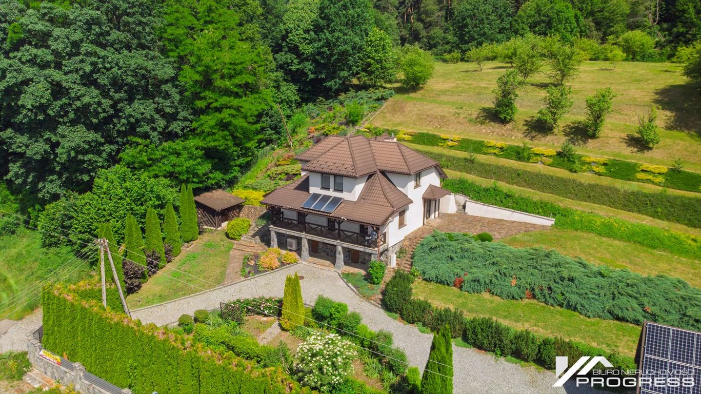 Polecam stylowy dom 280 m² z terenem 87 arów w Załużu Załuż  250m2 Foto 1