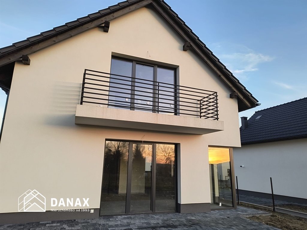 Nowoczesny dom 144 m2 z ogrzewaniem podłogowym i tarasem Przeginia Duchowna  144m2 Foto 1