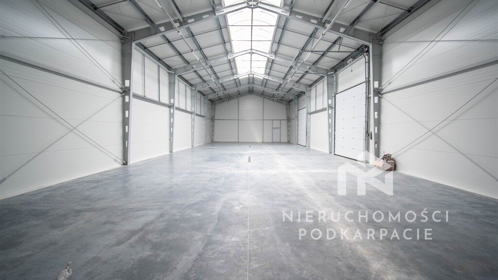 Magazyn 1300 m2 z biurami, duży plac, 6 bram, Załęże Rzeszów, Załęże  1 300m2 Foto 1