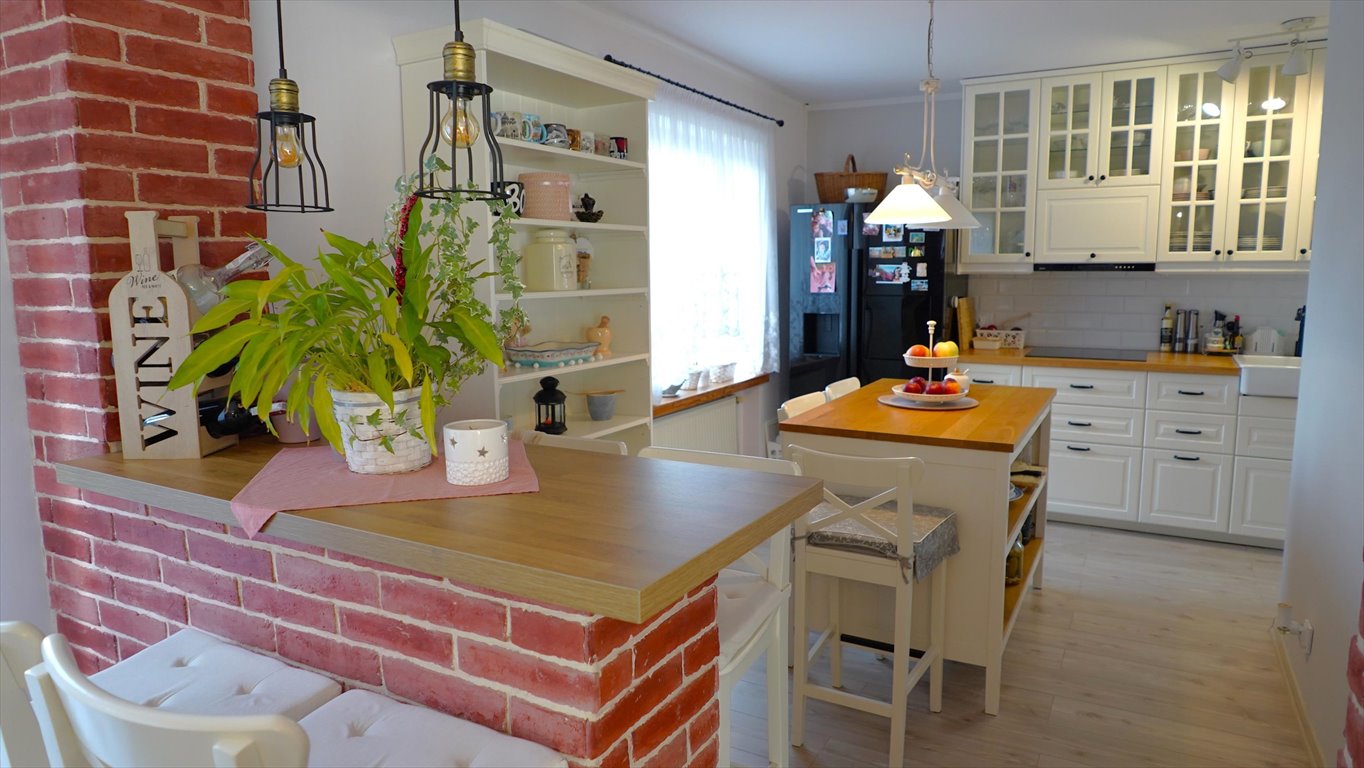 Przestronny dom 300 m² z potencjałem inwestycyjnym - polecam! Charzyno  300m2 Foto 1