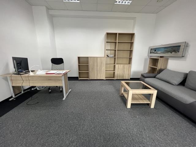 Nowoczesny lokal biurowy 25,47 m2 z klimatyzacją i wysokimi pomieszczeniami Dobrzeń Wielki  25m2 Foto 1