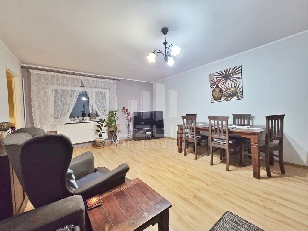 Mieszkanie trzypokojowe na sprzedaż Stara Kościelnica  73m2 Foto 1