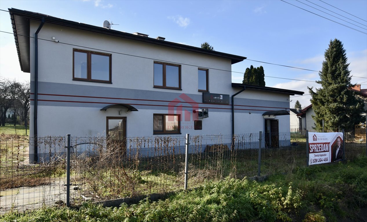 Dom na sprzedaż Besko  270m2 Foto 1