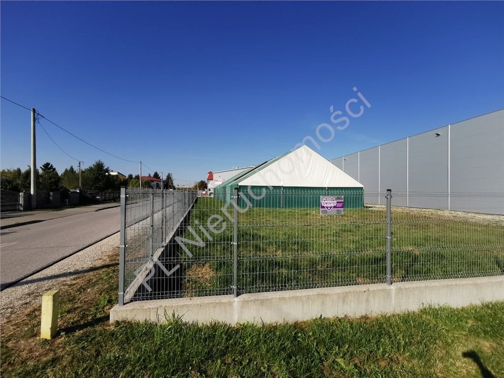 Polecam działkę inwestycyjną 1800 m² z mediami i warunkami zabudowy Janki  1 800m2 Foto 1